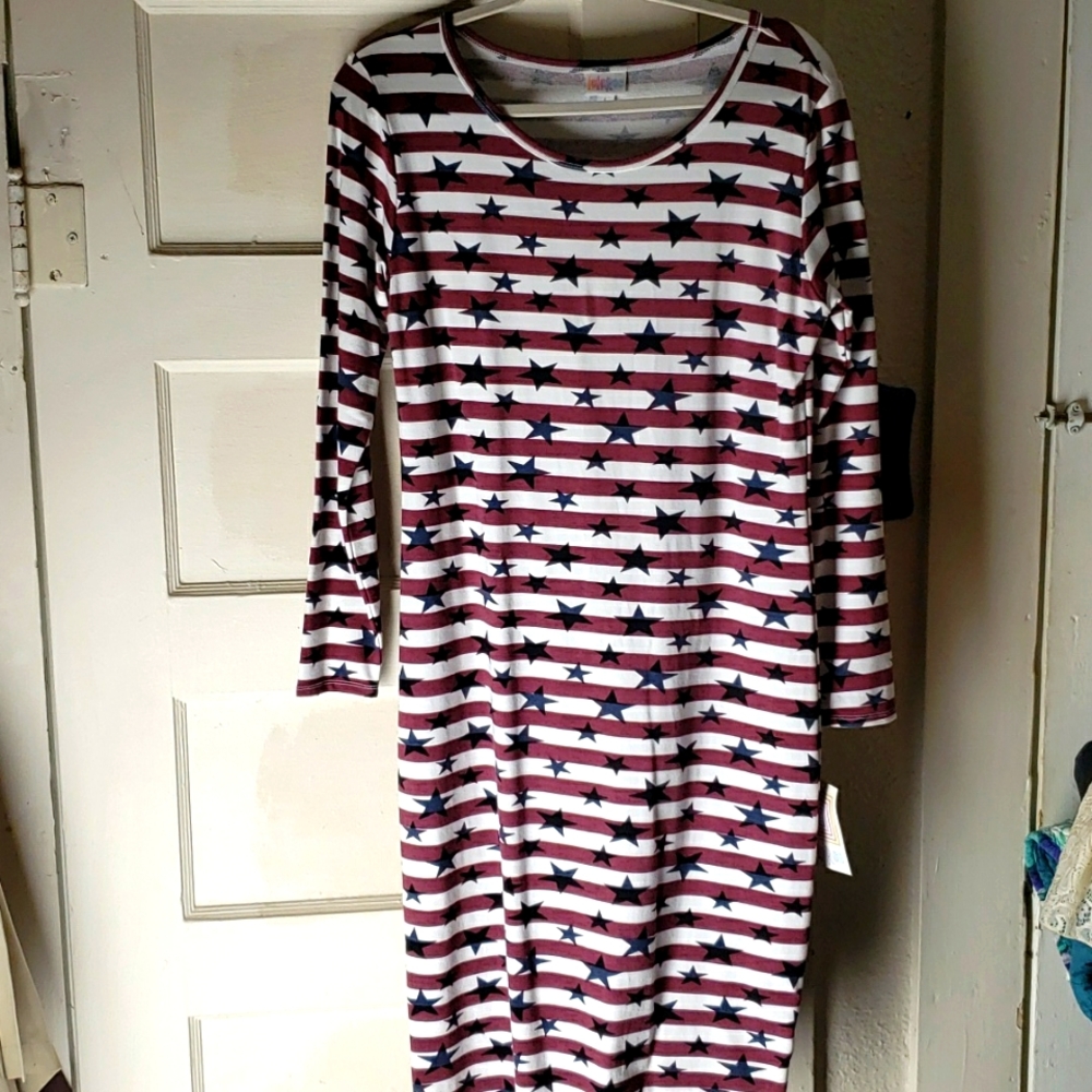 Lularoe, long sleeved Debbie, large